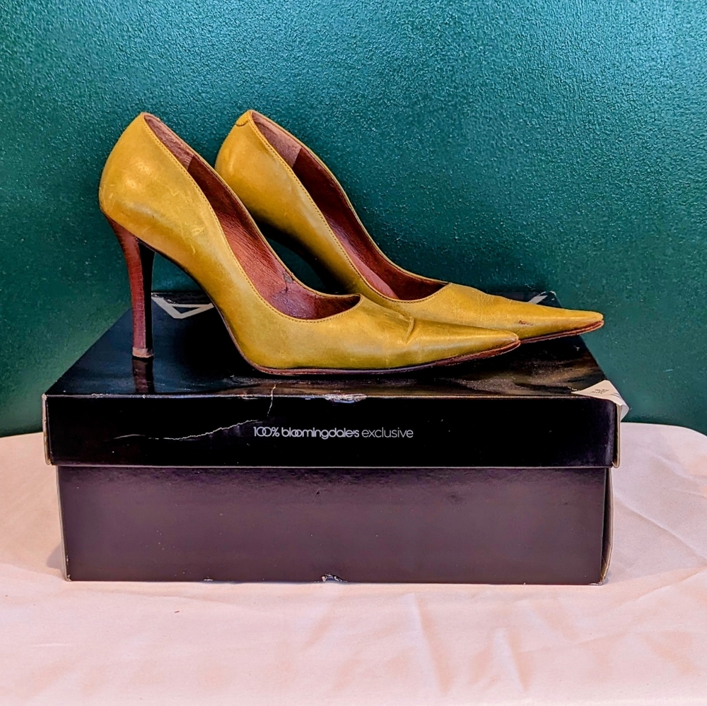 Grass green pointy toe Pumps